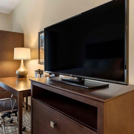 Comfort Inn & Suites Pittsburgh-Northshore Buitenkant foto