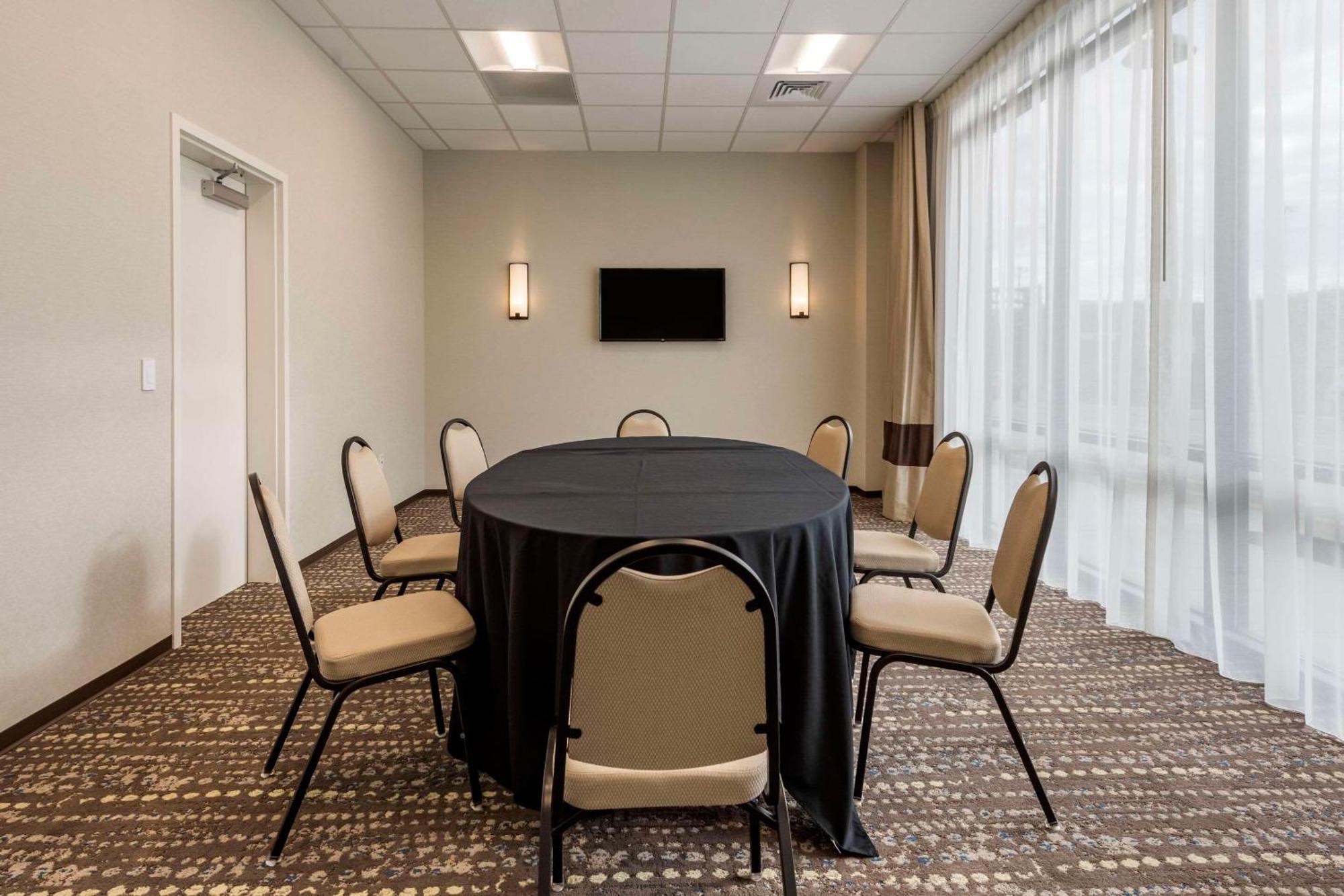 Comfort Inn & Suites Pittsburgh-Northshore Buitenkant foto