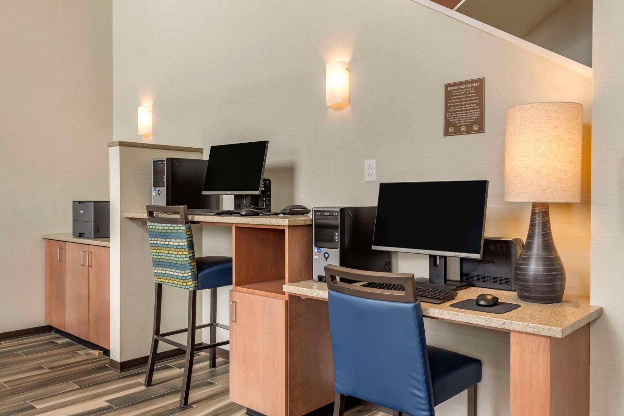 Comfort Inn & Suites Pittsburgh-Northshore Buitenkant foto
