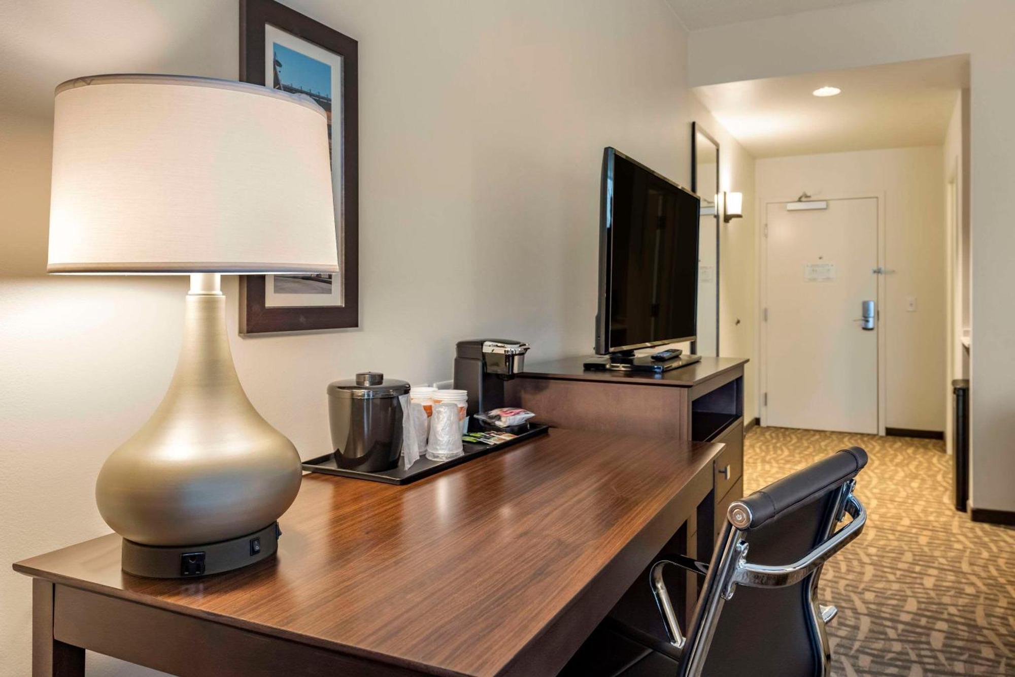 Comfort Inn & Suites Pittsburgh-Northshore Buitenkant foto