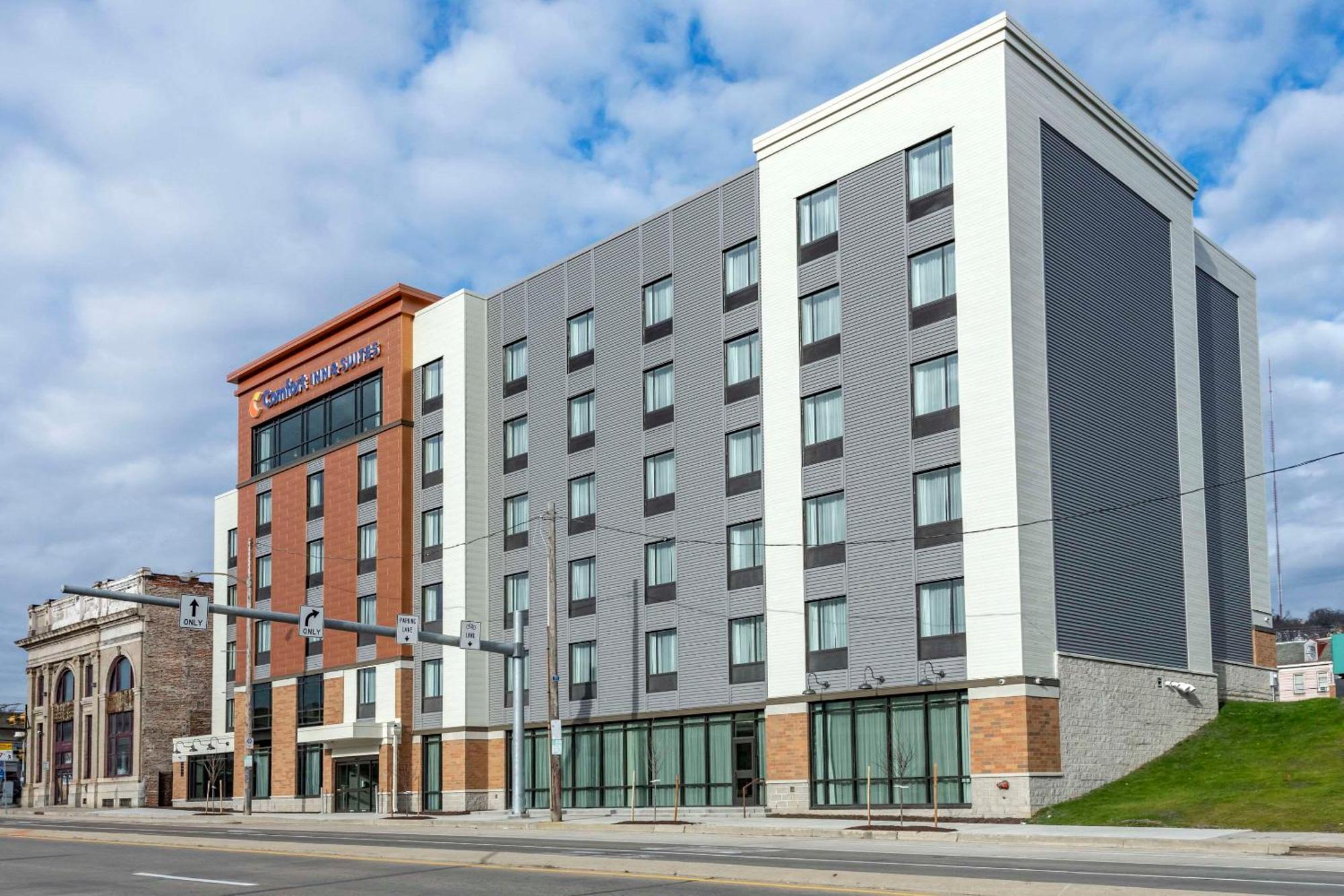 Comfort Inn & Suites Pittsburgh-Northshore Buitenkant foto
