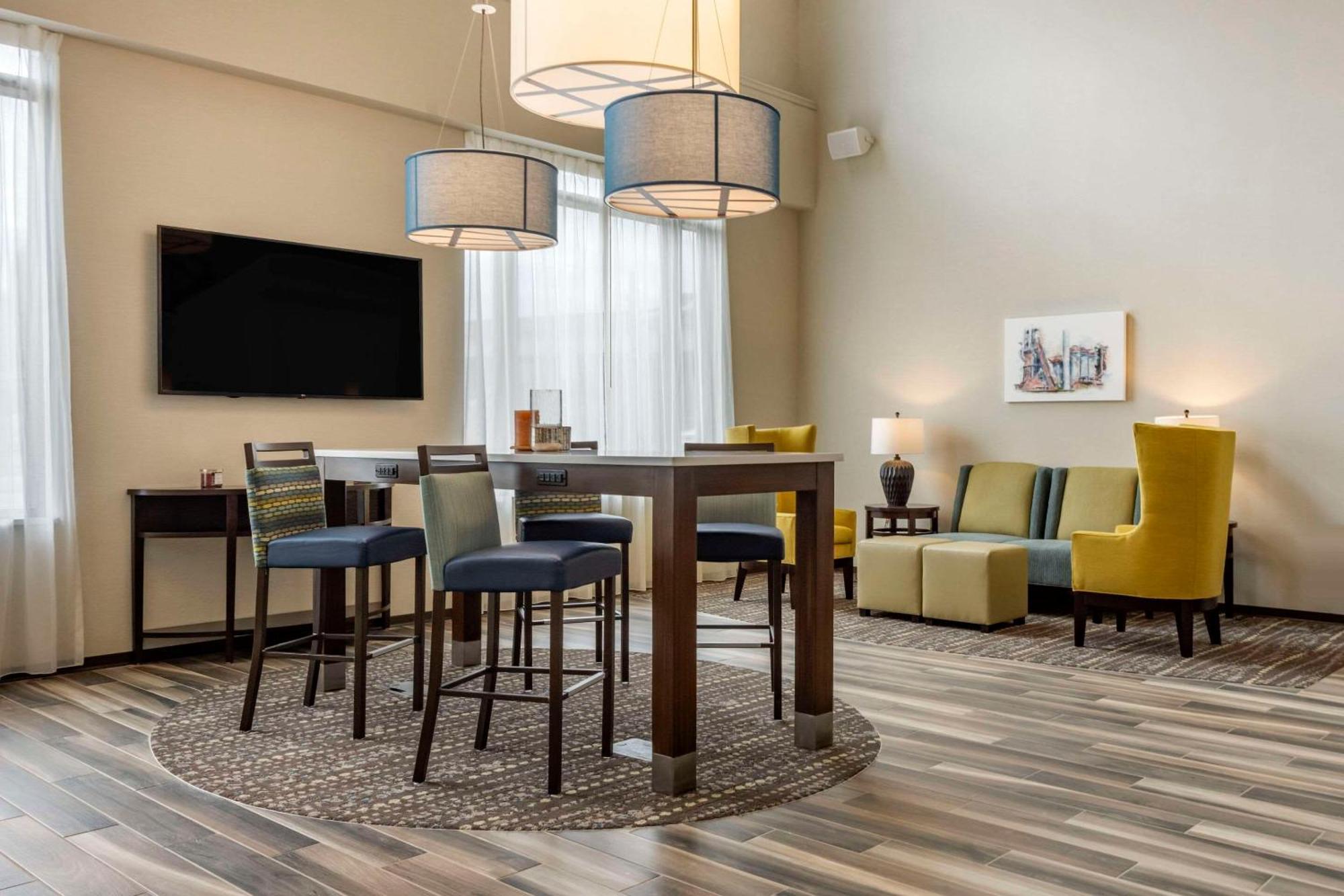 Comfort Inn & Suites Pittsburgh-Northshore Buitenkant foto